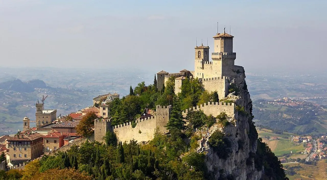 Residence San Marino 3*,
